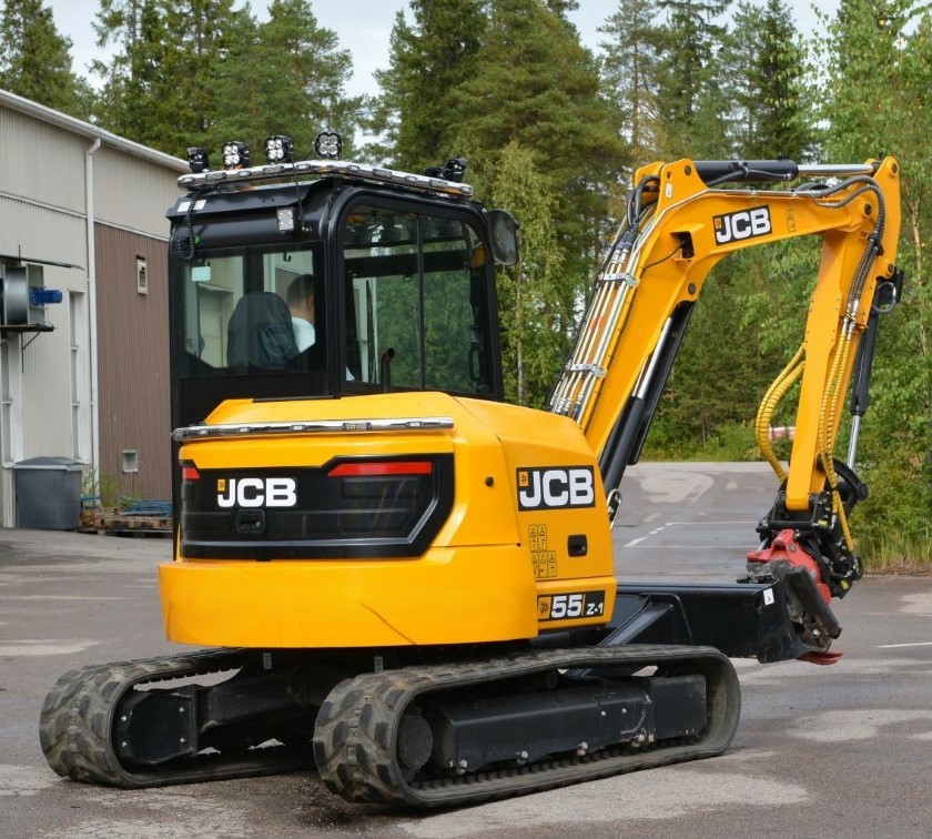 Kuvassa Lisävaloteline taakse / peräpuntin päälle JCB 55