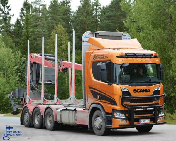 Kuvassa Karjapuskuri Freeway Scania 2017-