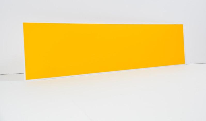 Kuvassa TripleSign keltainen kylttipohja