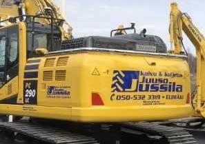 Kuvassa Lisävaloteline taakse / peräpuntin päälle Komatsu PC290LC