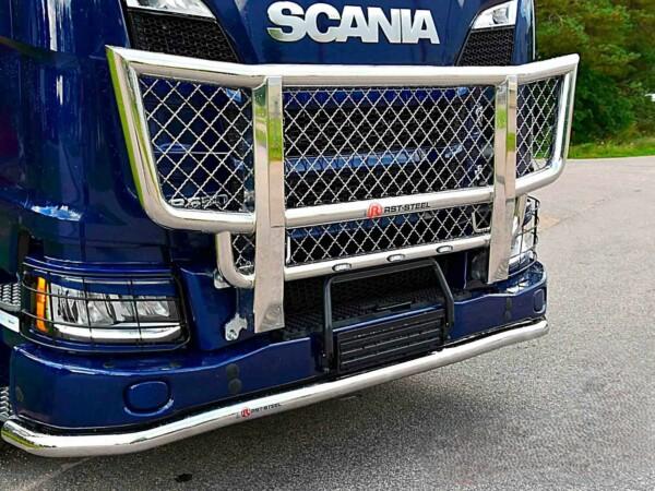 Kuvassa Etuhelmaputki Scania NextGen XT 2017-