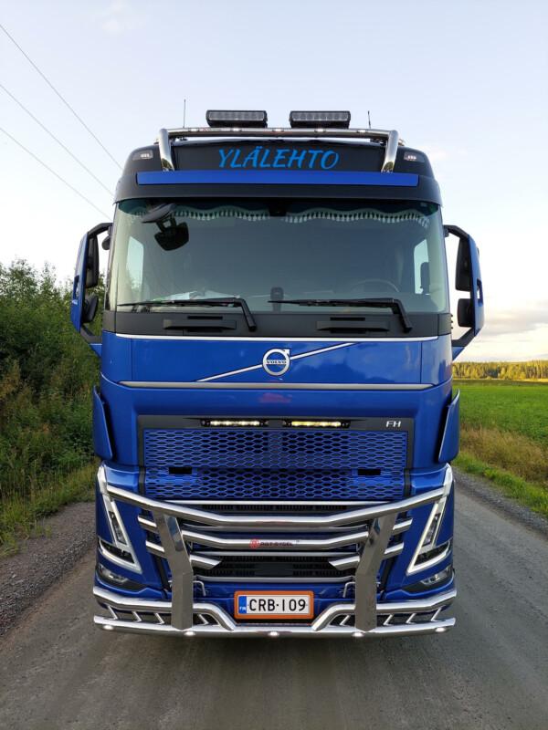 Kuvassa Karjapuskuri Lite Volvo FH/FM 2021-