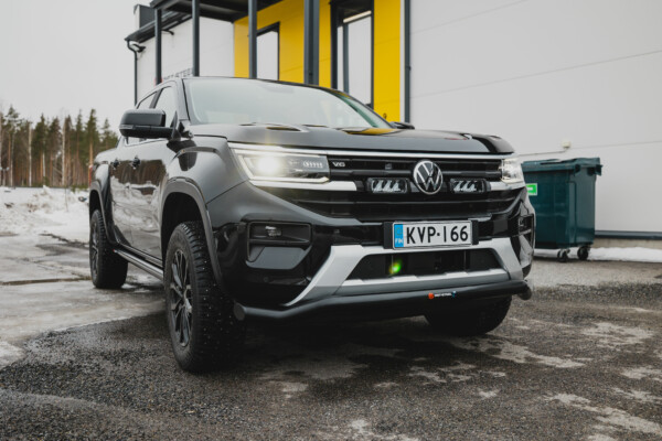 Kuvassa Etuhelmaputki VW Amarok 2023-