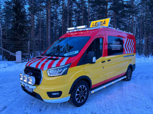 Kuvassa Kattoputkisarja katolle (EKL) Ford Transit L3H2 2014->