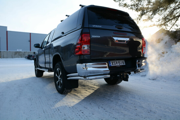 Takakulmaputket Toyota Hilux 2021- malleihin